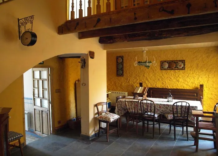 El Peralon De Leon La Aldea de la Valdoncina